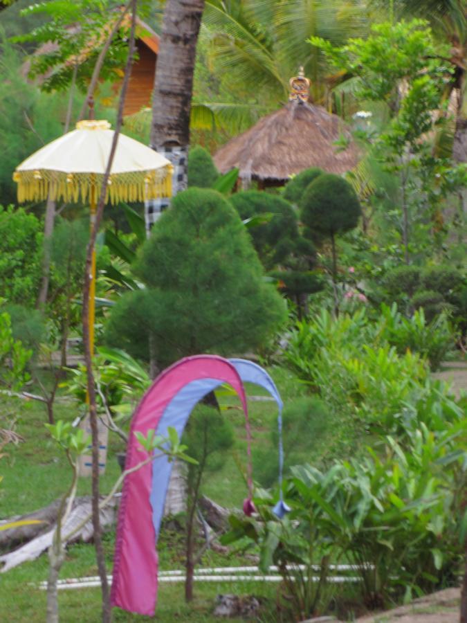 Jepun Bungalows Gili Meno Exterior photo