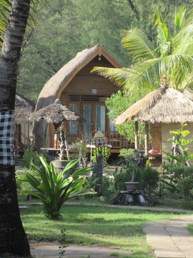 Jepun Bungalows Gili Meno Exterior photo
